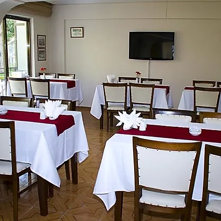 Saturn Hotell